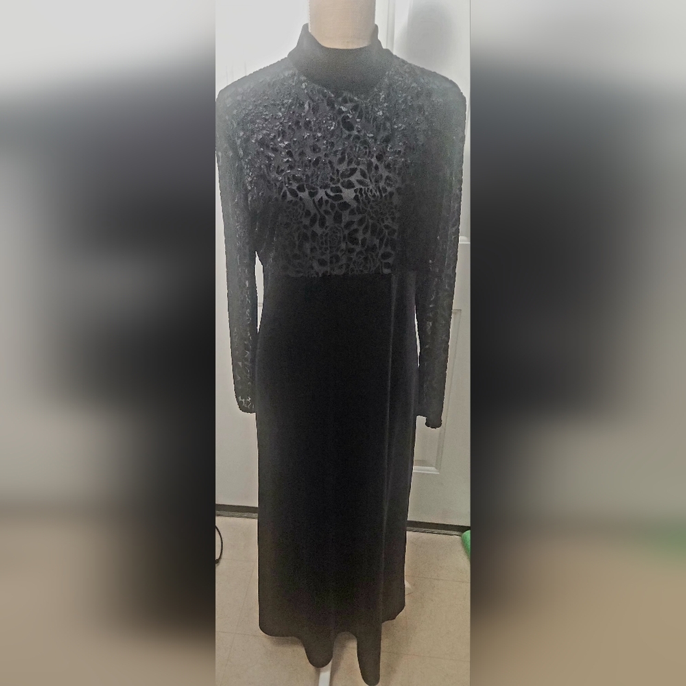 K.C. Spencer Black Velvet and Lace Formal Maxi Dress Size 10